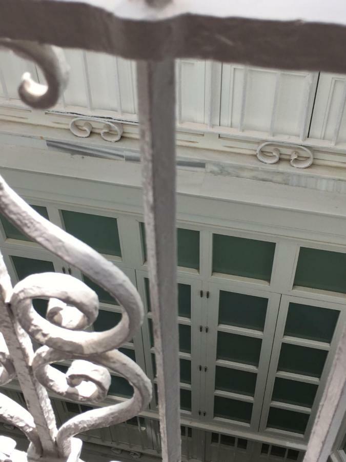 Diseno Y Confort Junto A La Catedral Cádiz Exterior foto