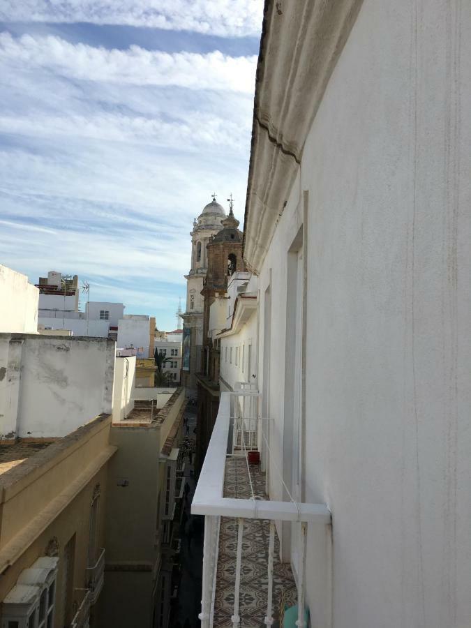 Diseno Y Confort Junto A La Catedral Cádiz Exterior foto